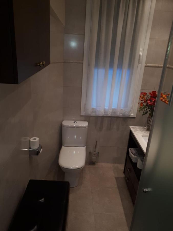Habitación con baño individual Bilbau Exterior foto